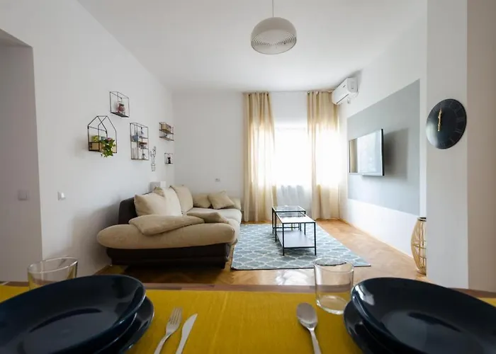 Stylized And Modern In Lejlighed Bukarest