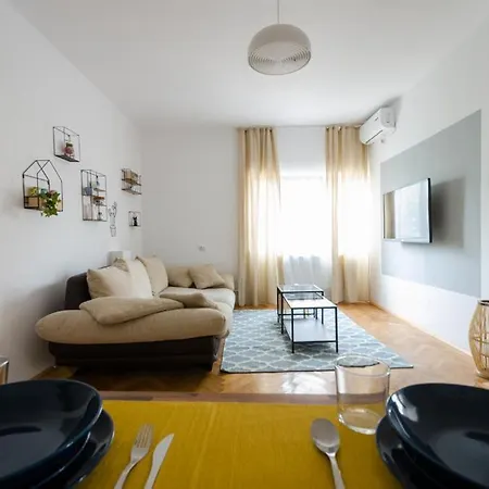 Stylized And Modern In アパート ブカレスト